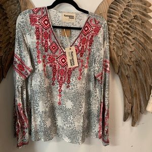Savanna Jane beautifully embroidered tunic . NWT only one !